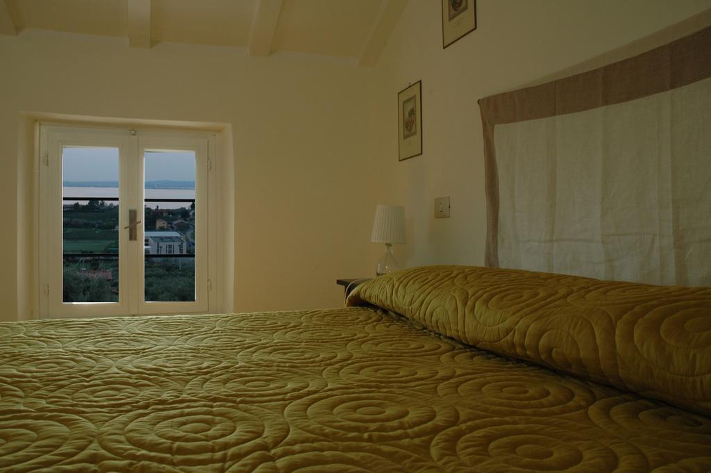 Agriturismo Tenuta La Pergola バルドリーノ 部屋 写真